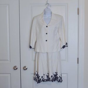 Le Suit 2 Piece Suit, Off White, Size 8